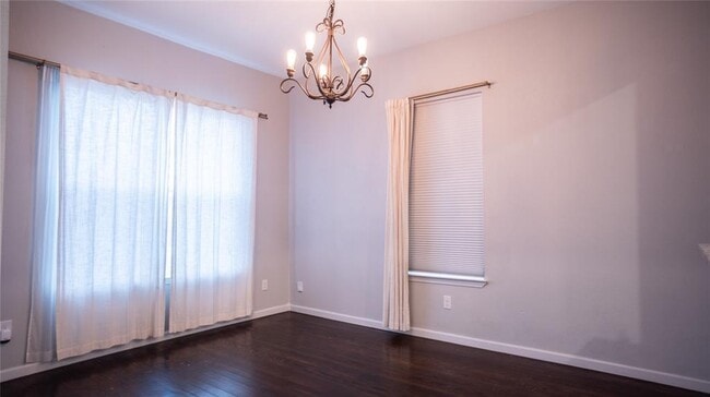 Photo - 206 W 11th St