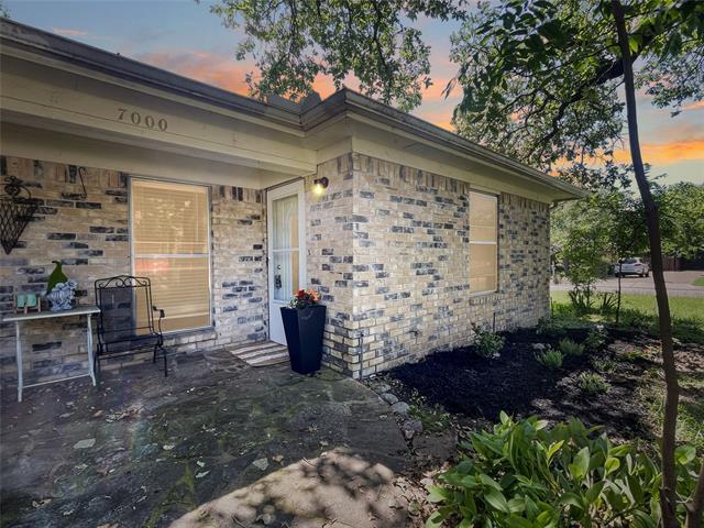 Photo - 7002 Lincoln Dr