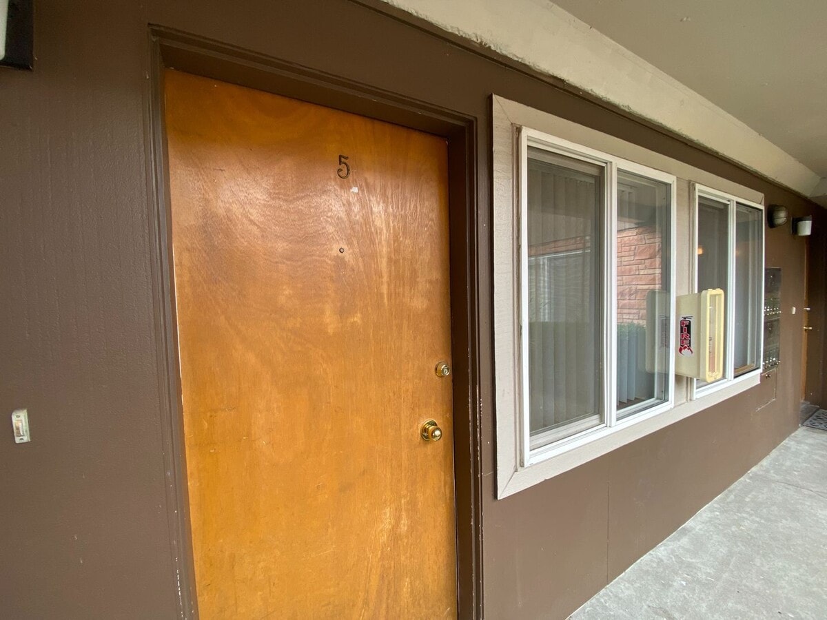 Photo - 100 E Boston St