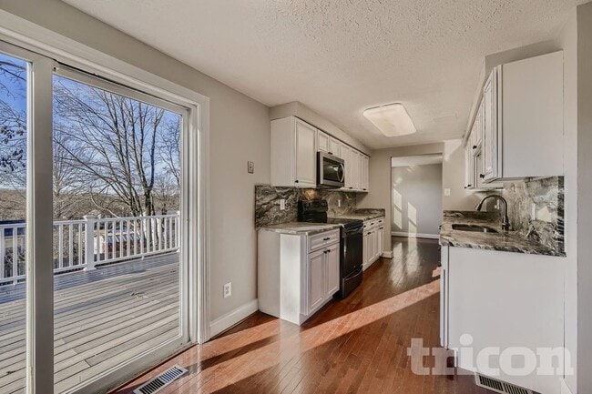 Photo - 7 Randolph Springs Ct
