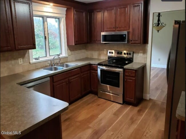 Photo - 3 Springwood Manor Dr