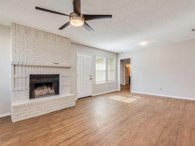 Building Photo - 1110 Hyridge St Rental