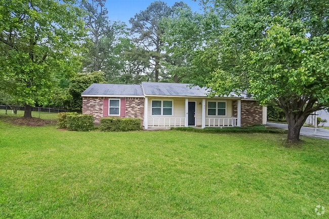 Building Photo - 217 Pineview Dr Rental