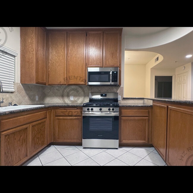 Photo - 12140 Moorpark St