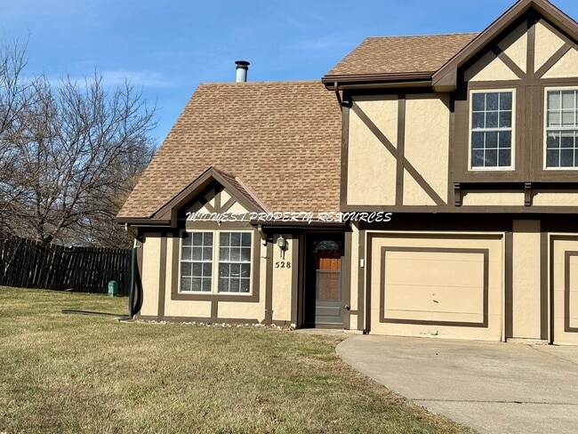 Photo - Charming 2bd 1.5 bath Duplex w/ Garage for Lease