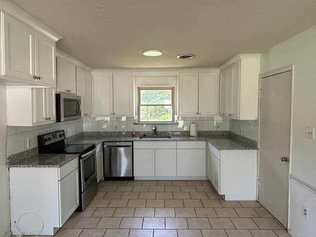 Photo - 829 Maple Shade Rd