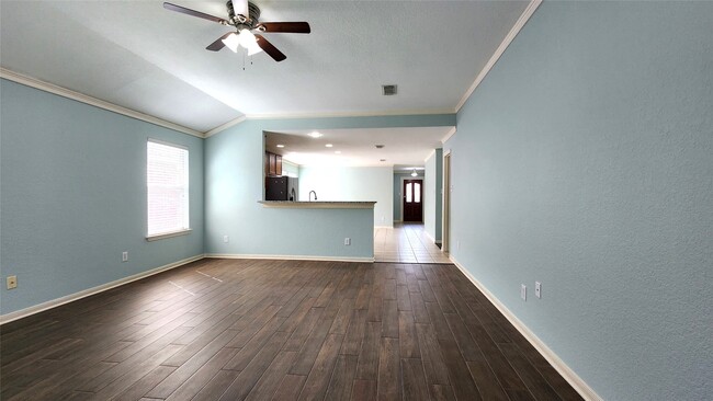 Photo - 2003 MacKenzie Way