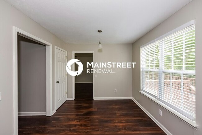 Photo - 4 Bedroom Pet-Friendly Home in Hermitage, TN with Main Street Renewal