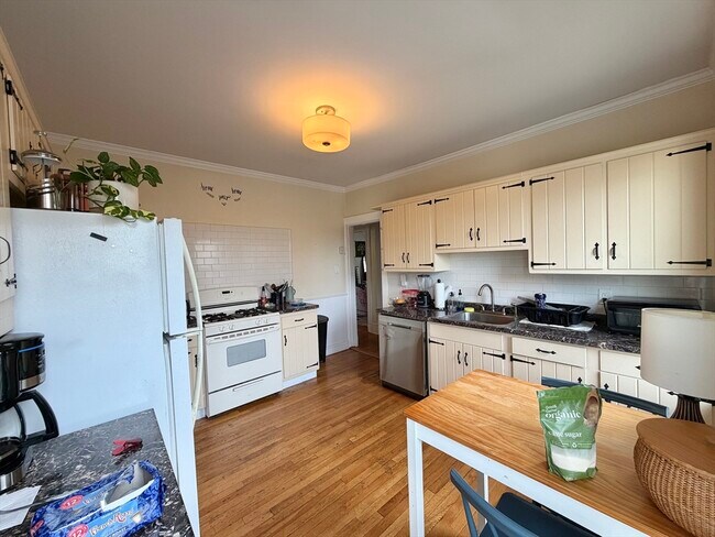 Photo - 92 Wallingford Rd Unit 2