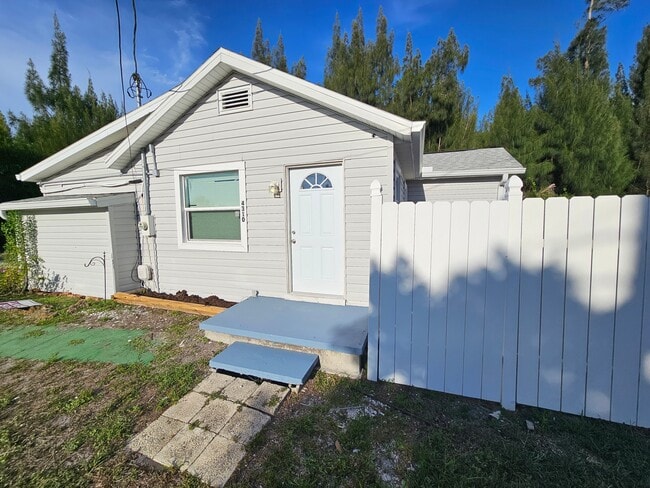 Building Photo - 4310 Garden Rd