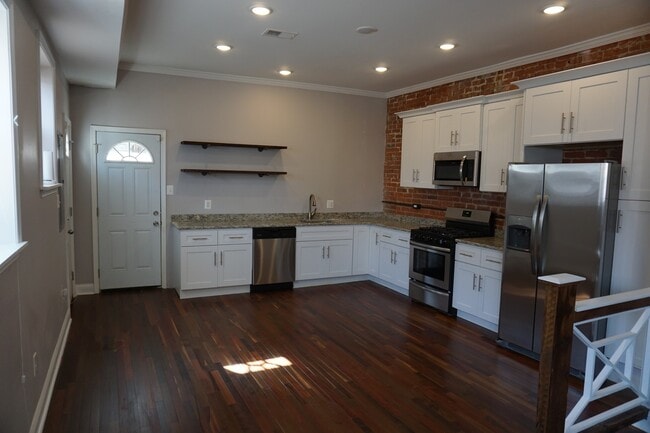 Building Photo - 3230 W Berks St Unit 3230 W Berks Street