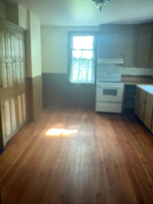Photo - 403 Old Ferry Rd