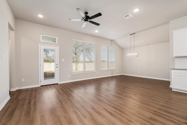 Photo - 3185 Normandy Way