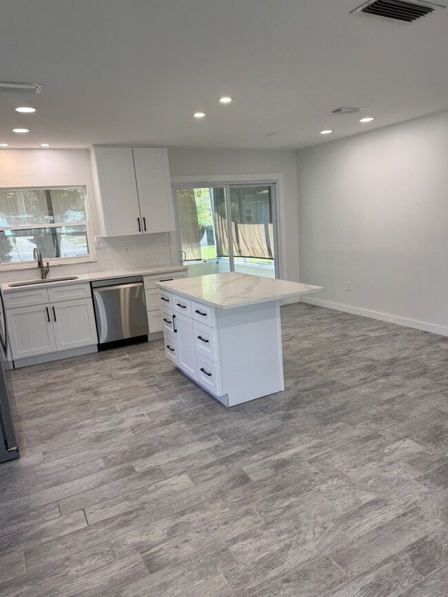 Photo - 1105 Morse Ave