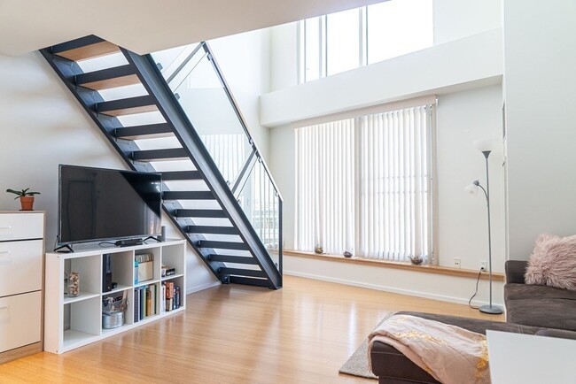 Building Photo - 1 Earhart St Unit 527