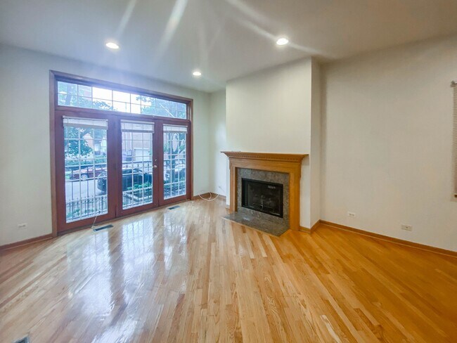 Photo - 2714 N Wayne Ave Apartments Unit 2714-2