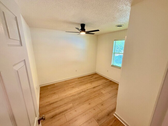 Photo - 5010 Trace Manor Ln