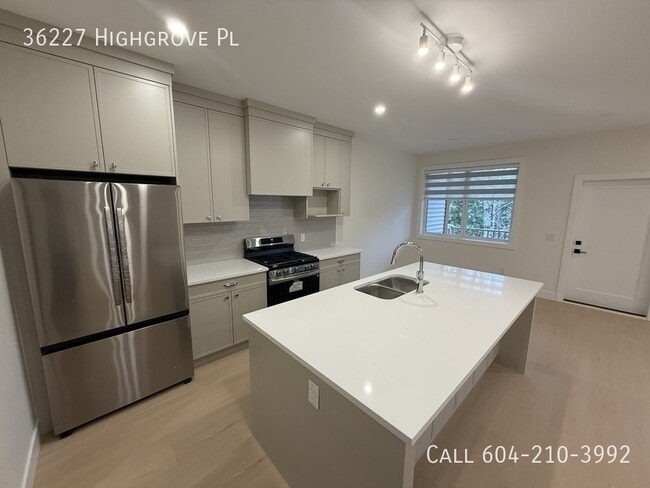 Photo - Brand New Large Rowhomes Near Ledgeview