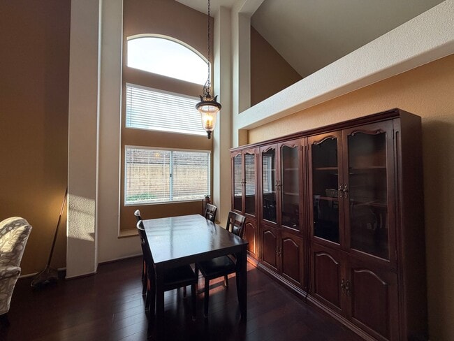 Photo - 1848 Eastgate Ave