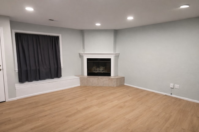 Photo - Great Views! Large 5 Bed 2 Bath House with a Quick Walk to Campus!! (Lease out, pending signature...