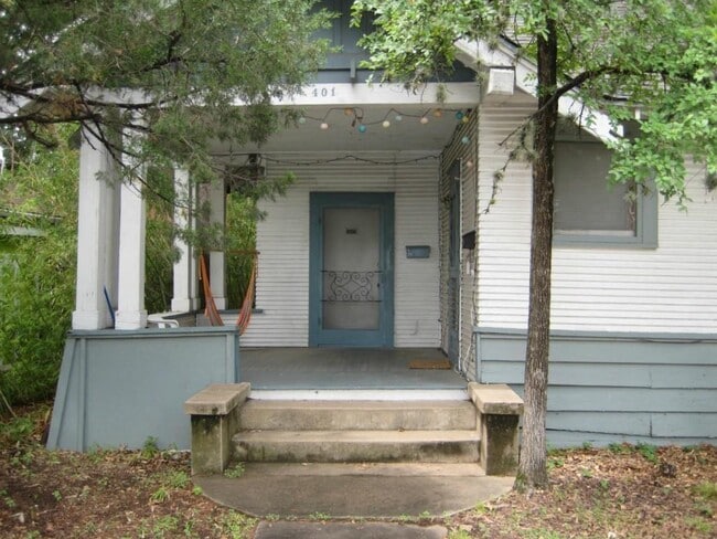Building Photo - 401 W 38th St Rental