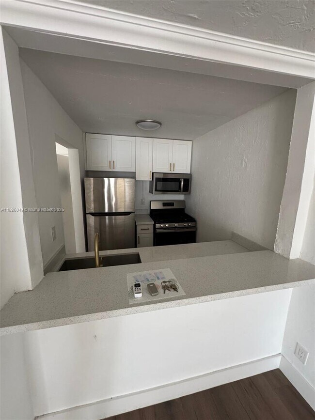Photo - 505 NE 30th St Unidad 503 Rental