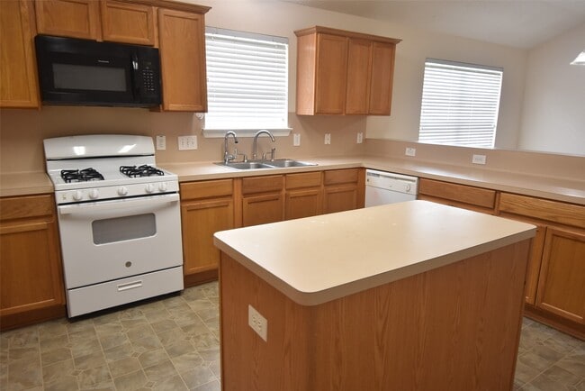 Photo - 21399 Forest Colony Dr