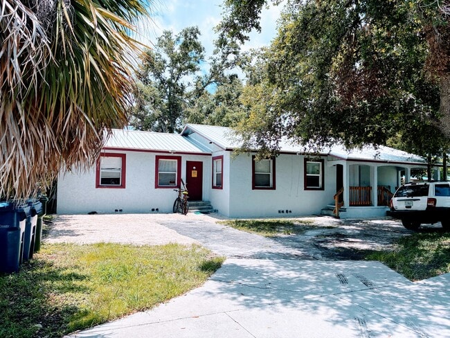 Building Photo - 2504 Booker Ave