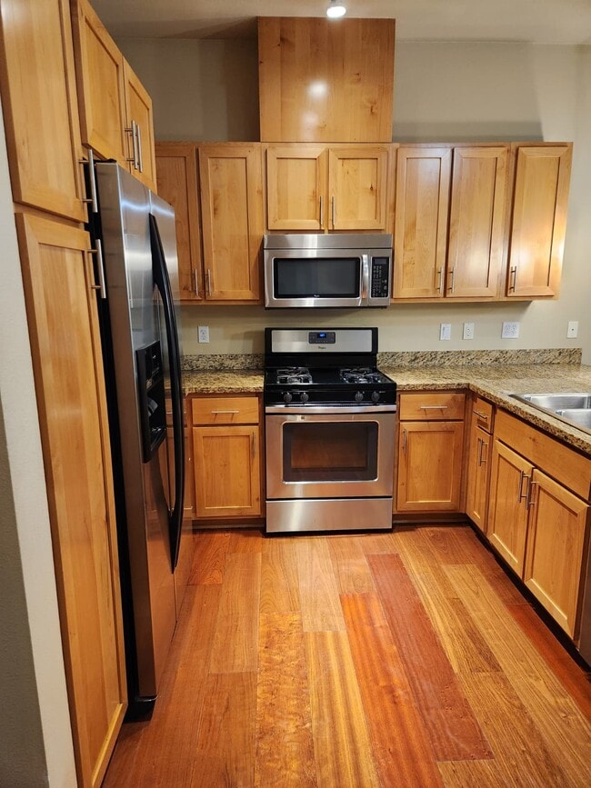 Building Photo - 375 Kirkland Ave Unit 119