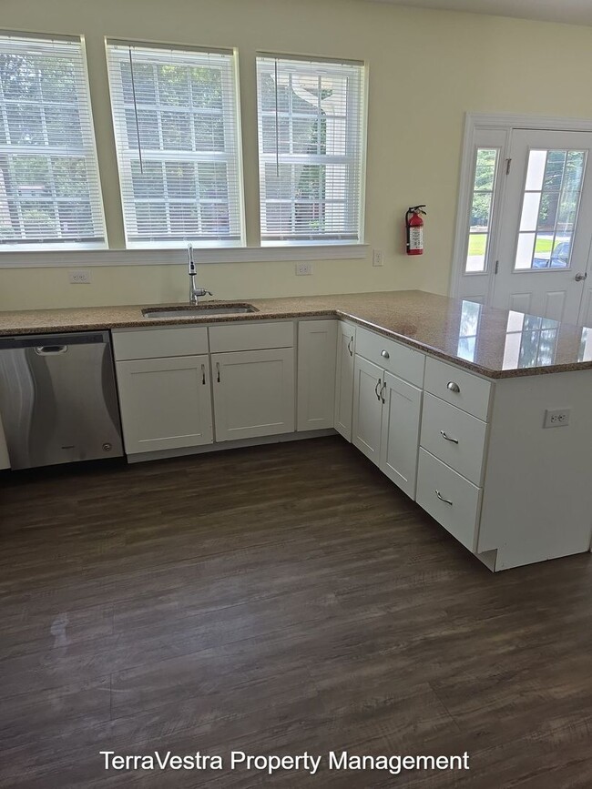 Photo - Now Showing for 2026-2027 school year 6/1 move in 10 Bedroom 4.5 Bath College rental