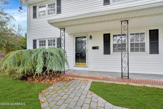 Photo - 429 Lake Ave