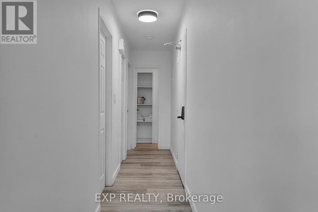 Photo - 4595 Queen St