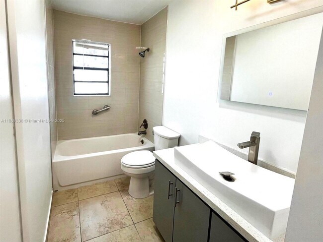 Photo - 902 SW 126th Ave
