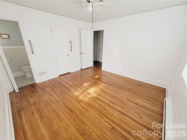 Photo - 1348 E Woodlawn Rd