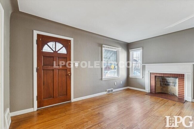 Photo - 4336 Lyman Ave