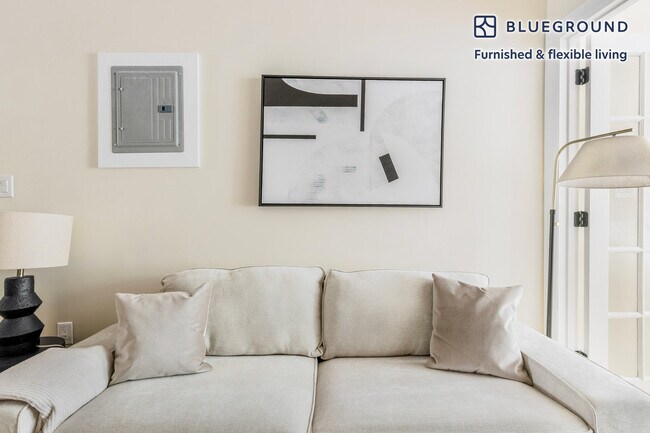 Photo - 251 W 18th St Unit FL3-ID2060