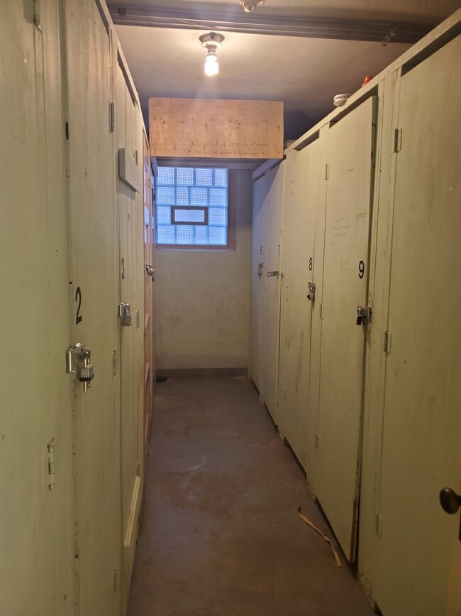 Storage space - 3117 Colfax Ave S Unit 3