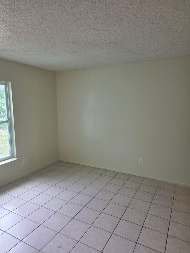 Photo - 3/2 DUPLEX