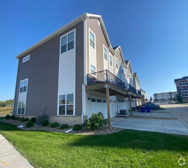 Building Photo - $2,175 | 3 Bedroom, 2.5 Bathroom Town Home...