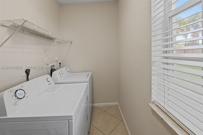 Photo - 8401 SW 25th Ct