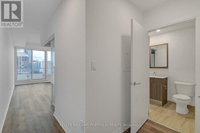Photo - 75 Canterbury Pl Unit 1205