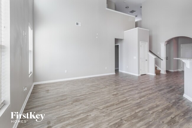 Photo - 521 Lateleaf Dr