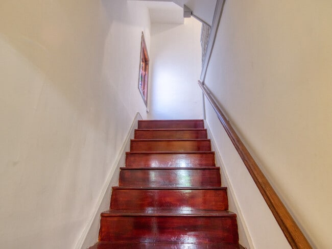 Photo - 1067 E 2nd St Unidad 3rd Fl