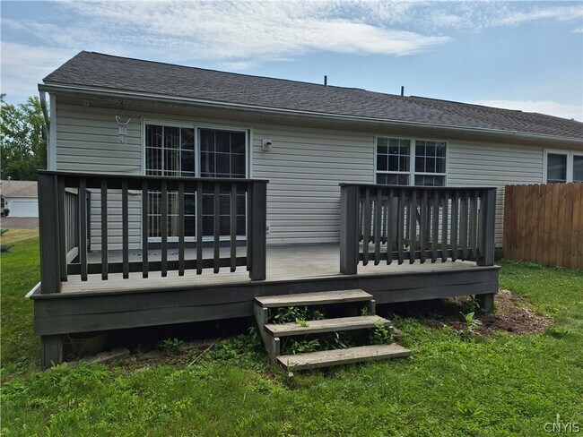Photo - 113 Braintree Dr