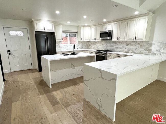 Photo - 5019 W Maplewood Ave Unit 105