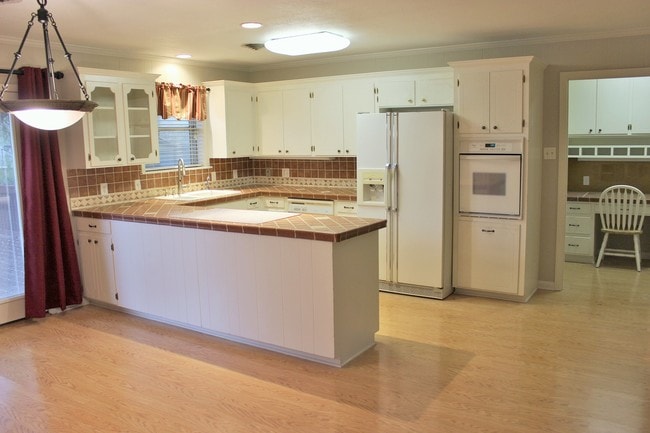 Photo - 1003 Oakridge St