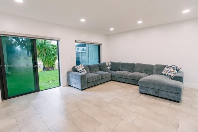 Photo - 19230 Bob-O-Link Dr