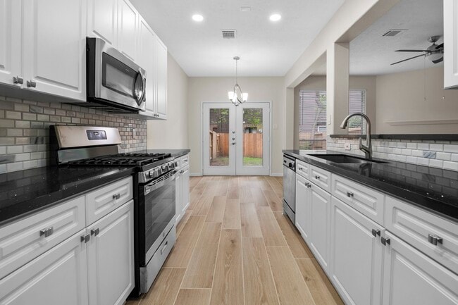 Photo - 13 E Willowood Ct