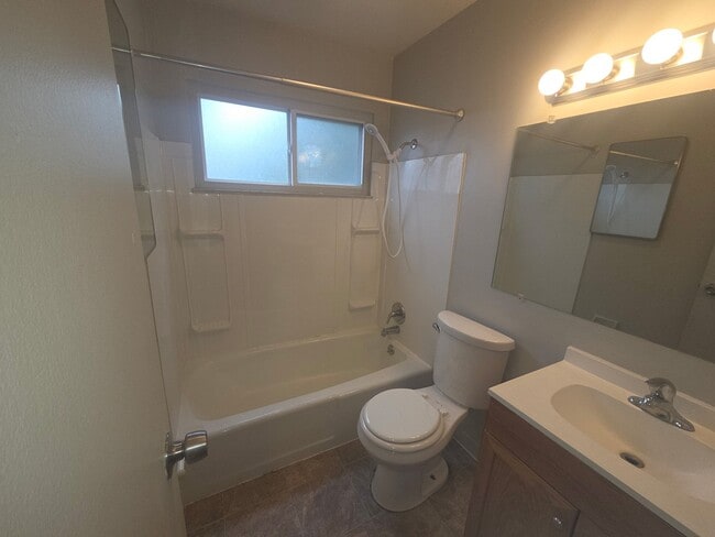 Photo - 413 Mathews Rd