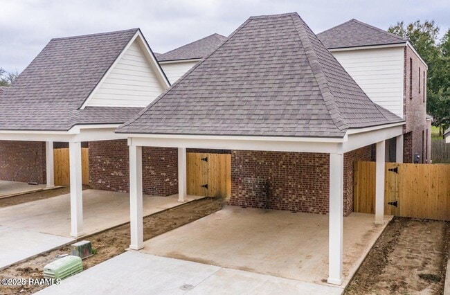 Building Photo - 108 Millie Park Dr